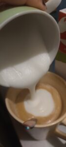 Impressionante a cremosidade que o Coffee Mix consegue atingir em poucos segundos, estou muito satisfeita!